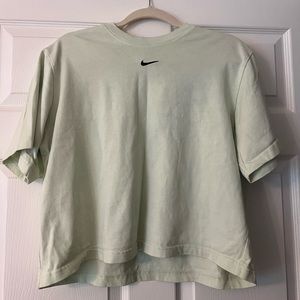 Nike cropped tee